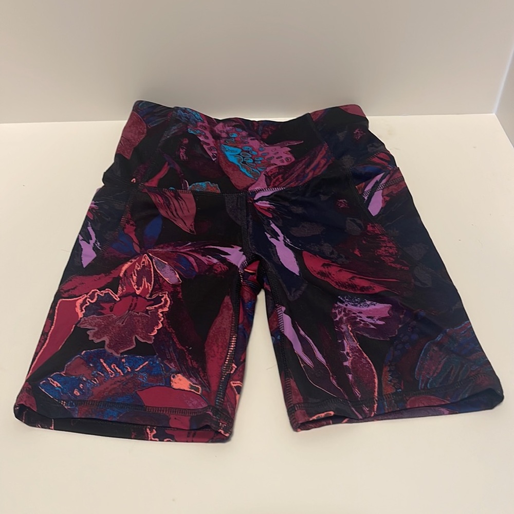All in Motion Women’s XS High Rise Contour Power Waist Biker Shorts with Pockets